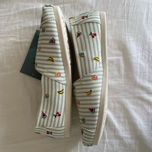 Brand New unworn Classic Tom’s in Pale Aqua Fruit Salad